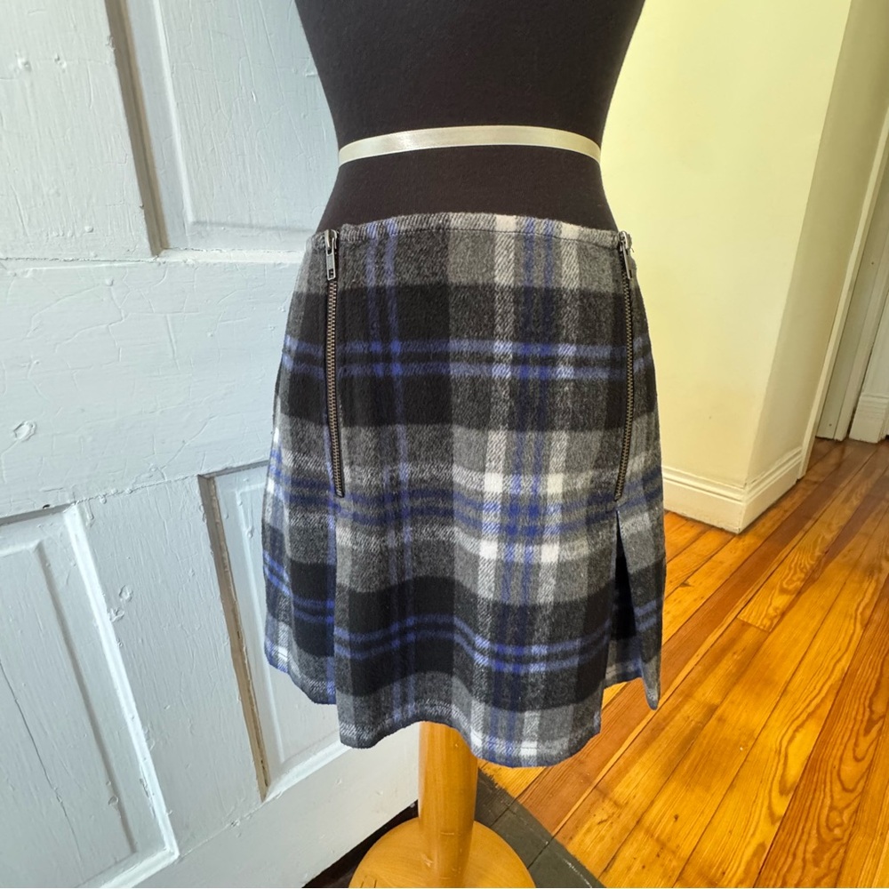 Plaid mini skirt